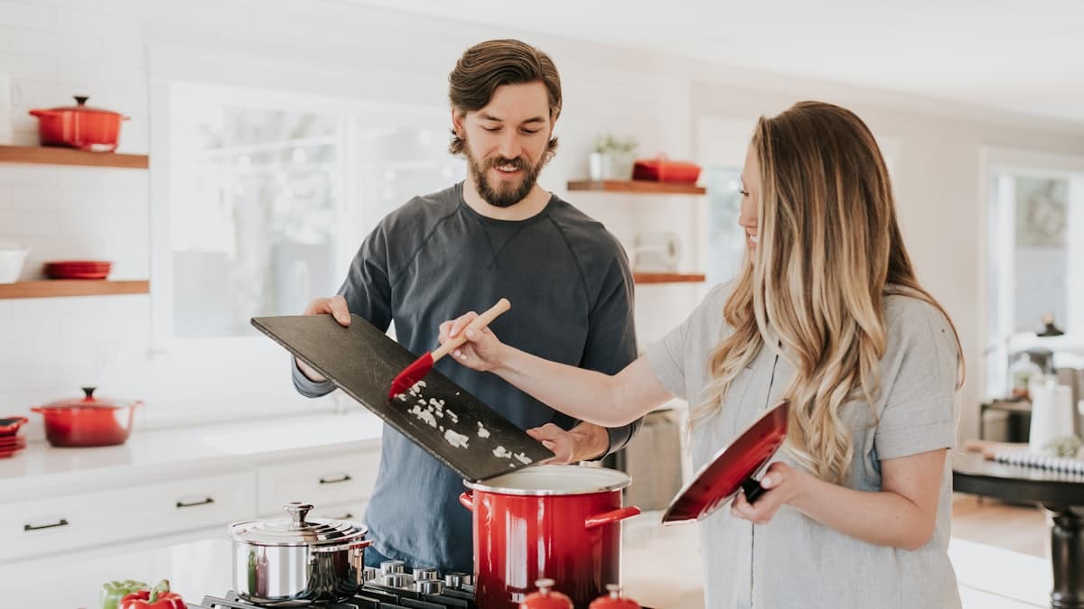 Kitchen Chimney Buying Guide India (2026): Suction, Width & Autoclean Explained